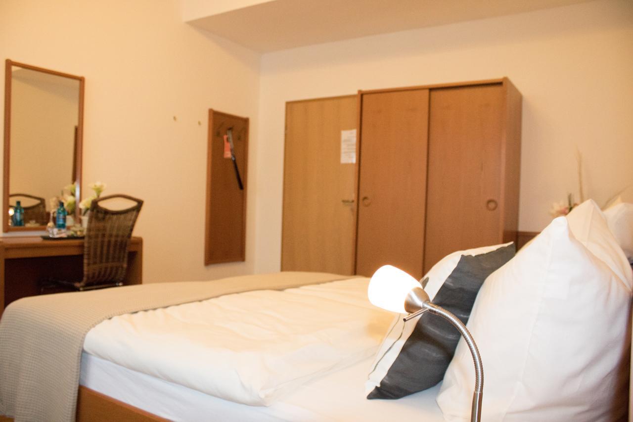 Stadthotel Russelsheim Exteriör bild